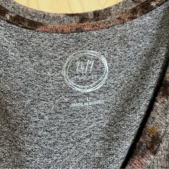 Maurice’s 24/7 Tunic Tee Light Brown Floral Sz Large - Picture 3 of 6